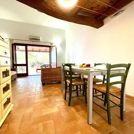 別荘 Le Corti Sarde On The バリ・サルド